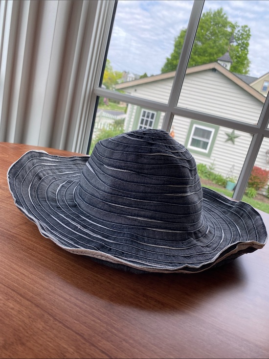 Accessories - Sun Hat - Black & White Ribbon Hat